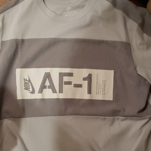 Nike T-Shirt - Picture 4 of 4